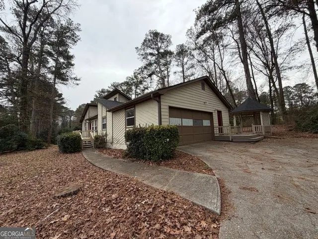 $2,100 | 804 Emerald Forest Circle Southwest, Lawrenceville, GA 30044