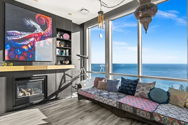 $950,000 | 311 East Superior Street, Unit 905, Duluth, MN 55802