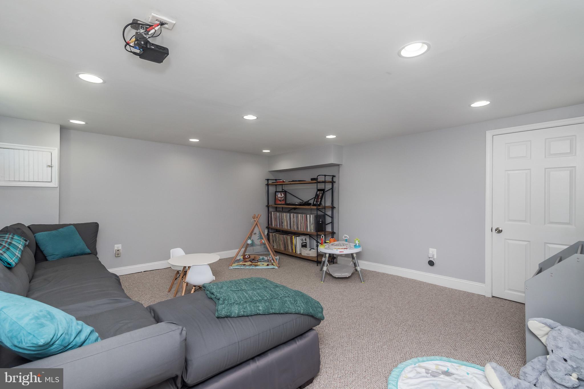 358 Greenlow Road Baltimore, MD 21228 - Photo 20 of 34 Recessed lighting