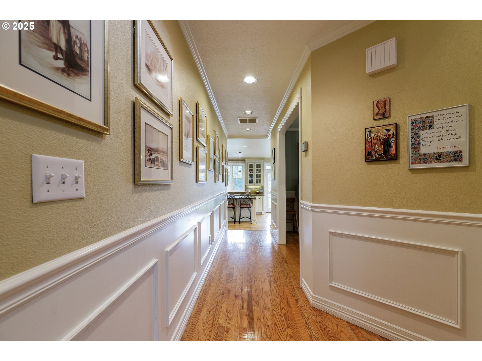 23635 Southwest Stafford Road Tualatin, OR 97062 - Photo 5 of 43 Gallery Image 5