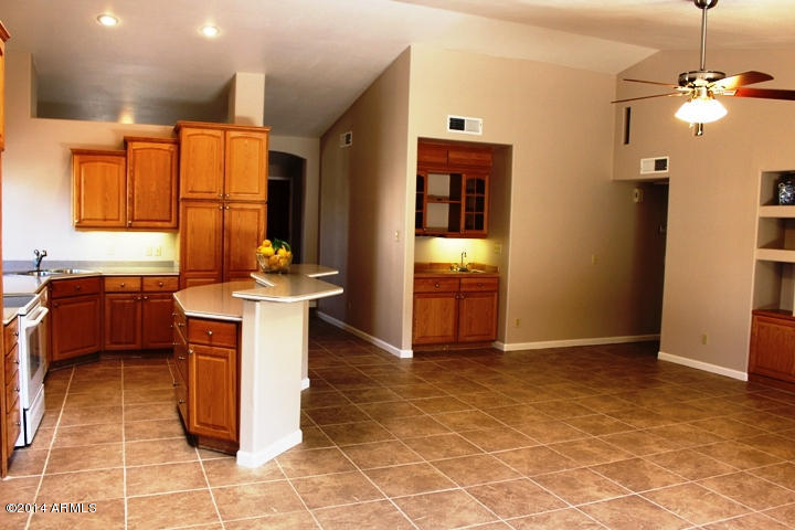 625 East Appaloosa Road Gilbert, AZ 85296 - Photo 14 of 41 kitchen (9)