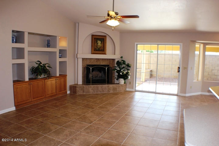 625 East Appaloosa Road Gilbert, AZ 85296 - Photo 20 of 41 family room