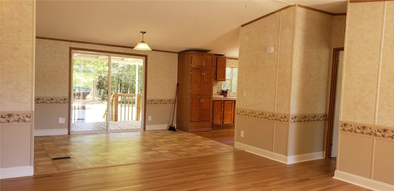 106 Robin Ridge Circle Piedmont, SC 29673 - Photo 3 of 17 Gallery Image 3