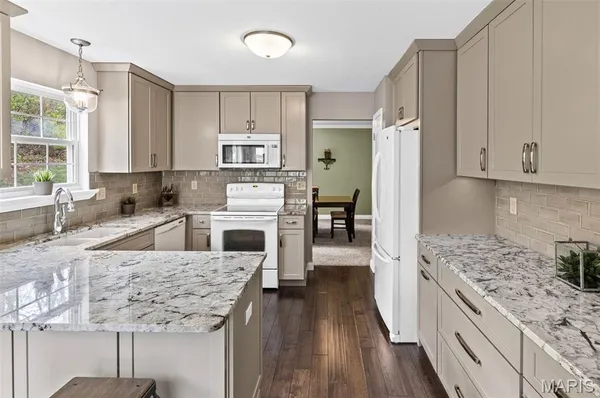 $335,000 | 216 Aspen Point, Glen Carbon, IL 62034