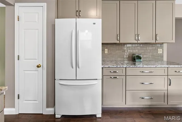 $335,000 | 216 Aspen Point, Glen Carbon, IL 62034