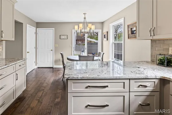 $335,000 | 216 Aspen Point, Glen Carbon, IL 62034