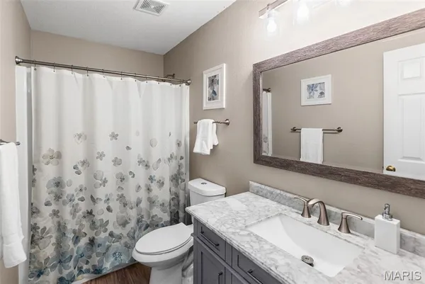 $335,000 | 216 Aspen Point, Glen Carbon, IL 62034