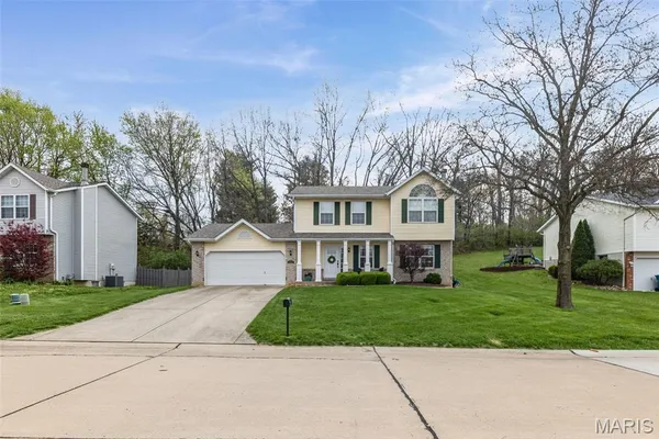 $335,000 | 216 Aspen Point, Glen Carbon, IL 62034