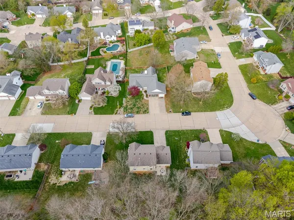 $335,000 | 216 Aspen Point, Glen Carbon, IL 62034