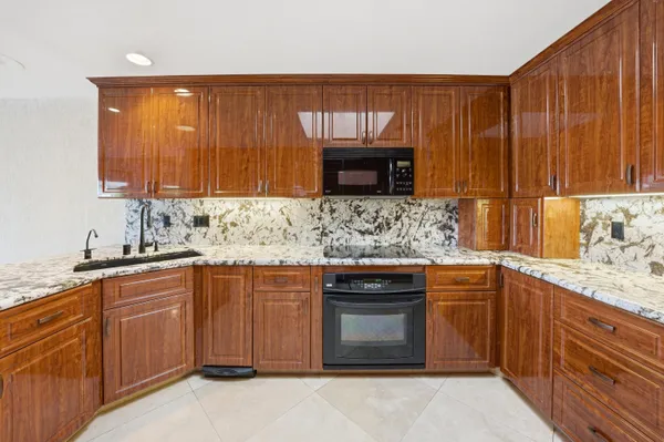 $1,099,000 | 114 Columbia Drive, Rancho Mirage, CA 92270
