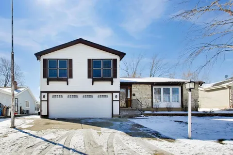 $399,900 | 285 Loveland Drive, Glendale Heights, IL 60139
