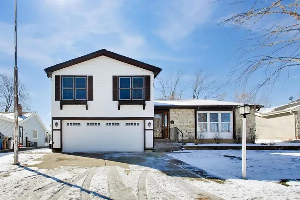 $399,900 | 285 Loveland Drive, Glendale Heights, IL 60139