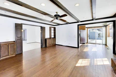 $399,900 | 285 Loveland Drive, Glendale Heights, IL 60139