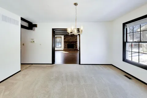 $399,900 | 285 Loveland Drive, Glendale Heights, IL 60139