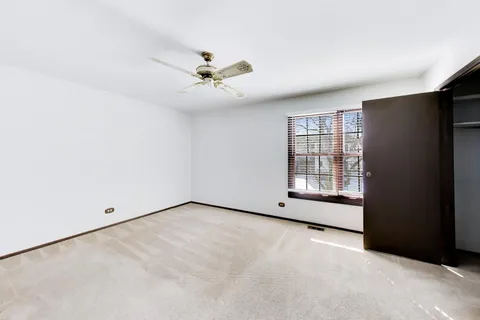 $399,900 | 285 Loveland Drive, Glendale Heights, IL 60139