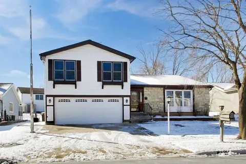$399,900 | 285 Loveland Drive, Glendale Heights, IL 60139