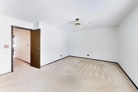 $399,900 | 285 Loveland Drive, Glendale Heights, IL 60139