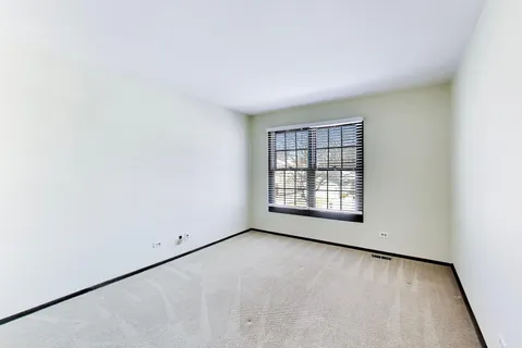 $399,900 | 285 Loveland Drive, Glendale Heights, IL 60139