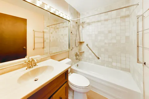 $399,900 | 285 Loveland Drive, Glendale Heights, IL 60139