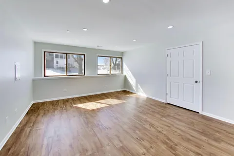 $399,900 | 285 Loveland Drive, Glendale Heights, IL 60139