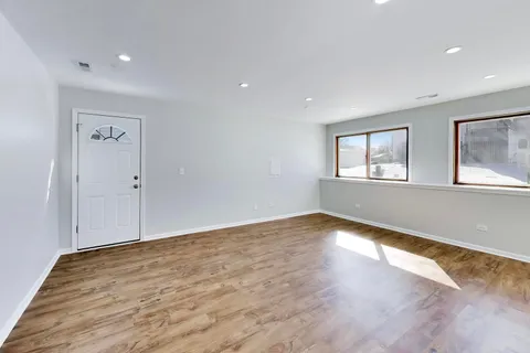 $399,900 | 285 Loveland Drive, Glendale Heights, IL 60139