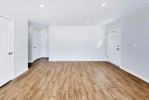 $399,900 | 285 Loveland Drive, Glendale Heights, IL 60139