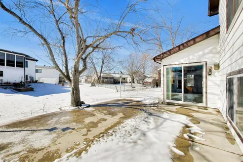 $399,900 | 285 Loveland Drive, Glendale Heights, IL 60139