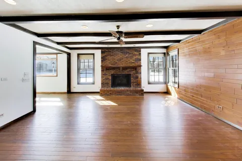 $399,900 | 285 Loveland Drive, Glendale Heights, IL 60139