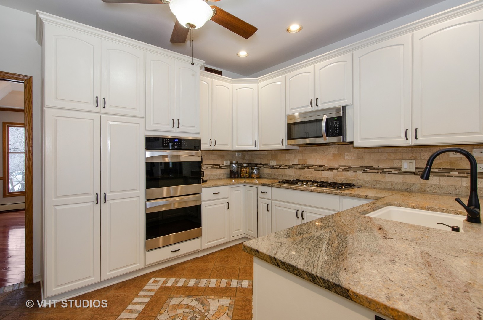 8N664 Edgewood Road Elgin, IL 60124 - Photo 10 of 47