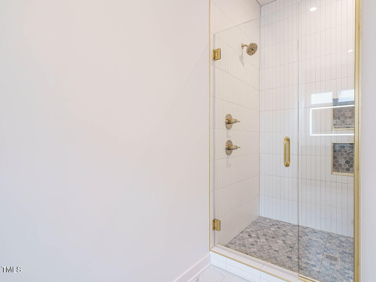 1523 Havenmont Court Raleigh, NC 27608 - Photo 14 of 35 024-1280x960-bathroom