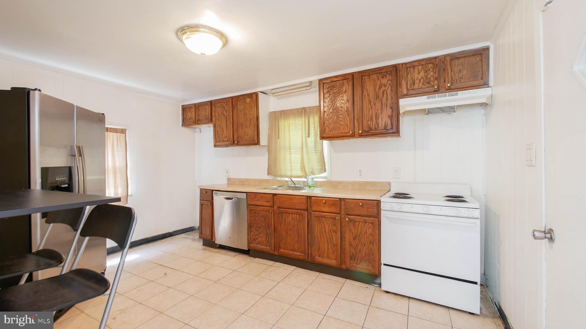 2204 Fleetwing Drive Levittown, PA 19057 - Photo 7 of 16