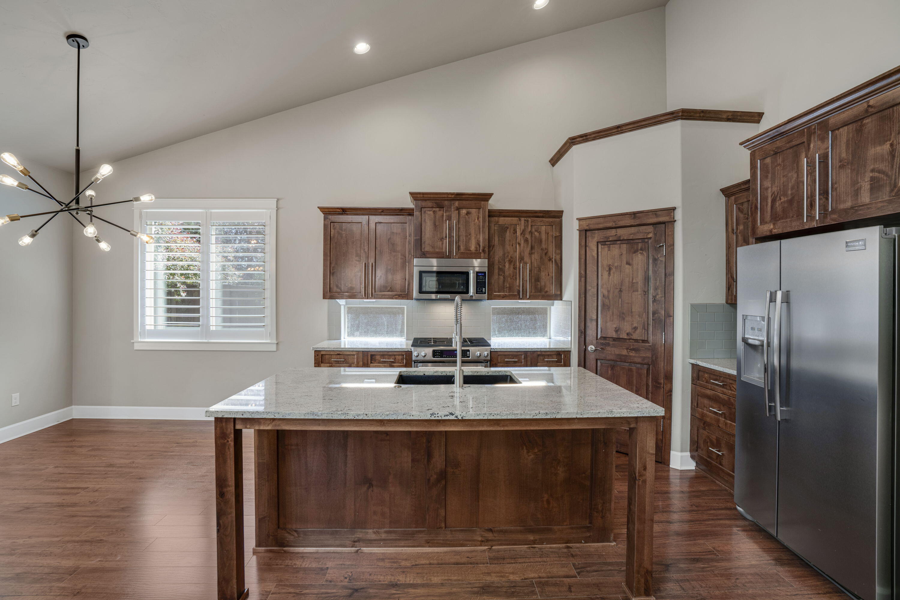 60235 Addie Triplett Loop Bend, OR 97702 - Photo 15 of 39 15