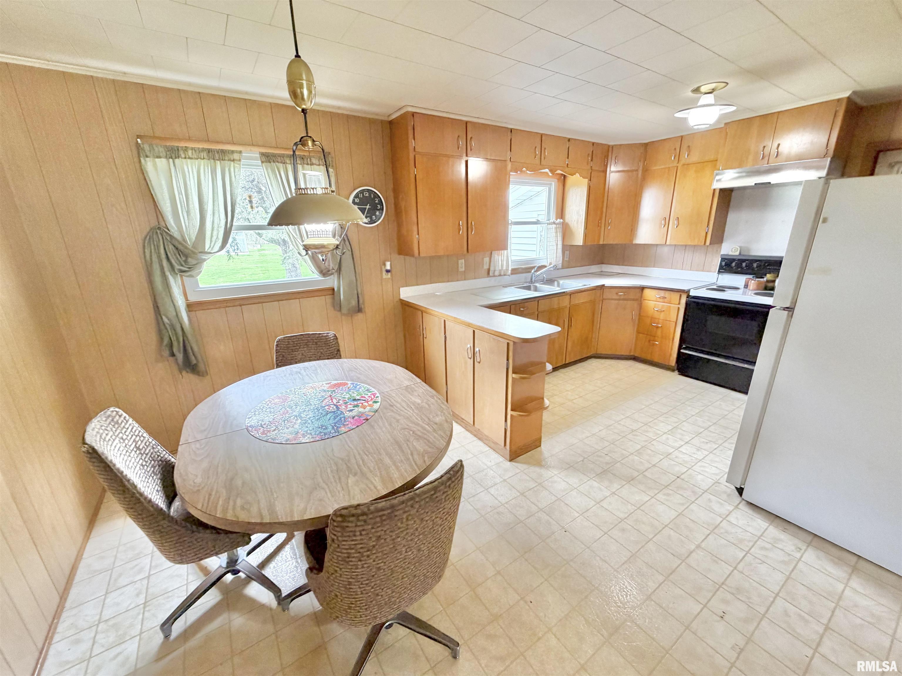 760 Southeast 1st Street Galva, IL 61434 - Photo 4 of 20