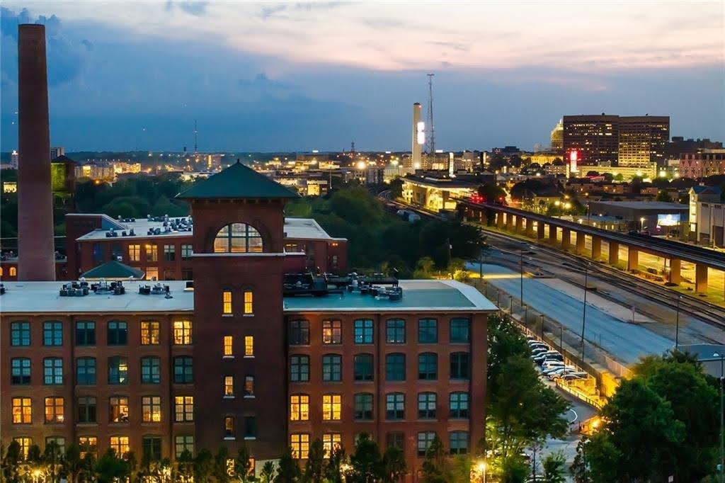 a picture of city view