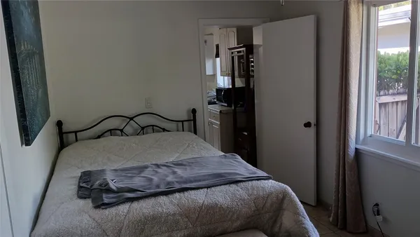 $2,500 | 803 Northeast 21st Drive, Fort Lauderdale, FL 33305