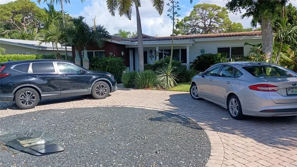 $2,500 | 803 Northeast 21st Drive, Fort Lauderdale, FL 33305