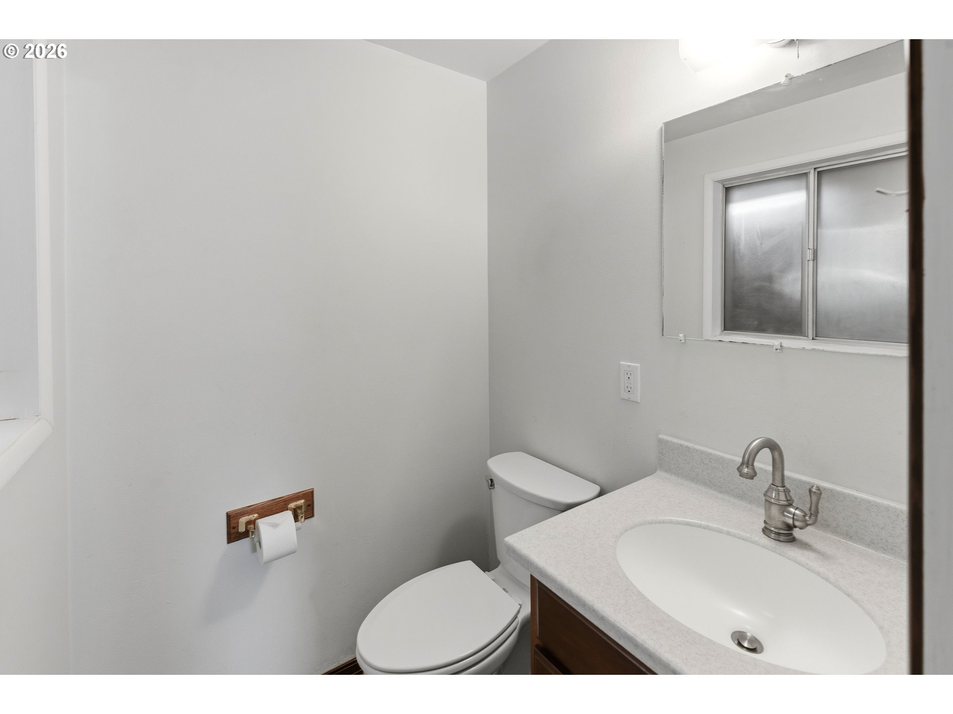 955 State Street North Bend, OR 97459 - Photo 13 of 32