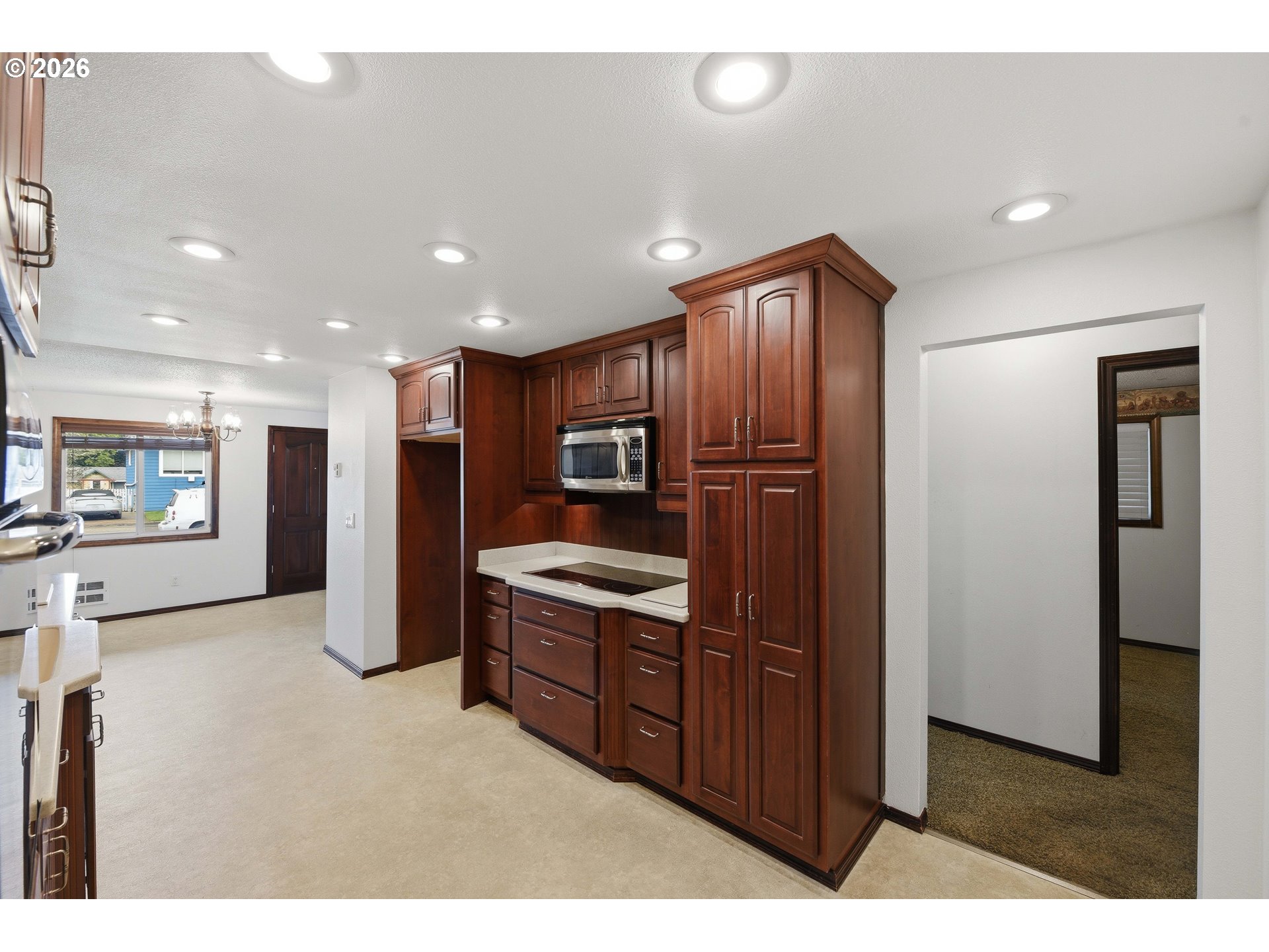 955 State Street North Bend, OR 97459 - Photo 4 of 32