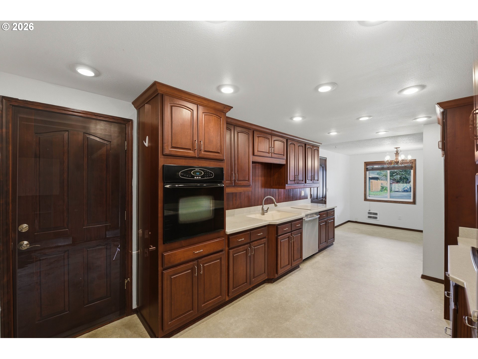 955 State Street North Bend, OR 97459 - Photo 5 of 32