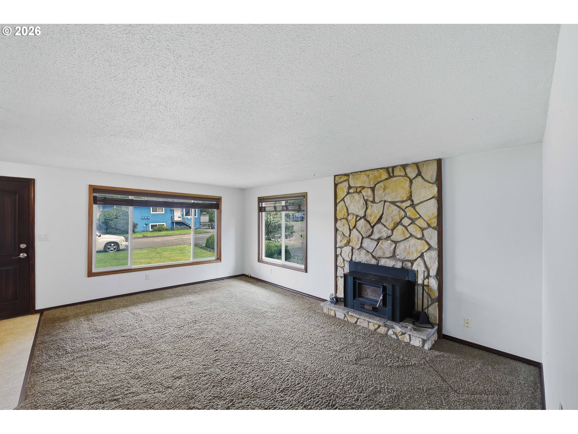 955 State Street North Bend, OR 97459 - Photo 8 of 32