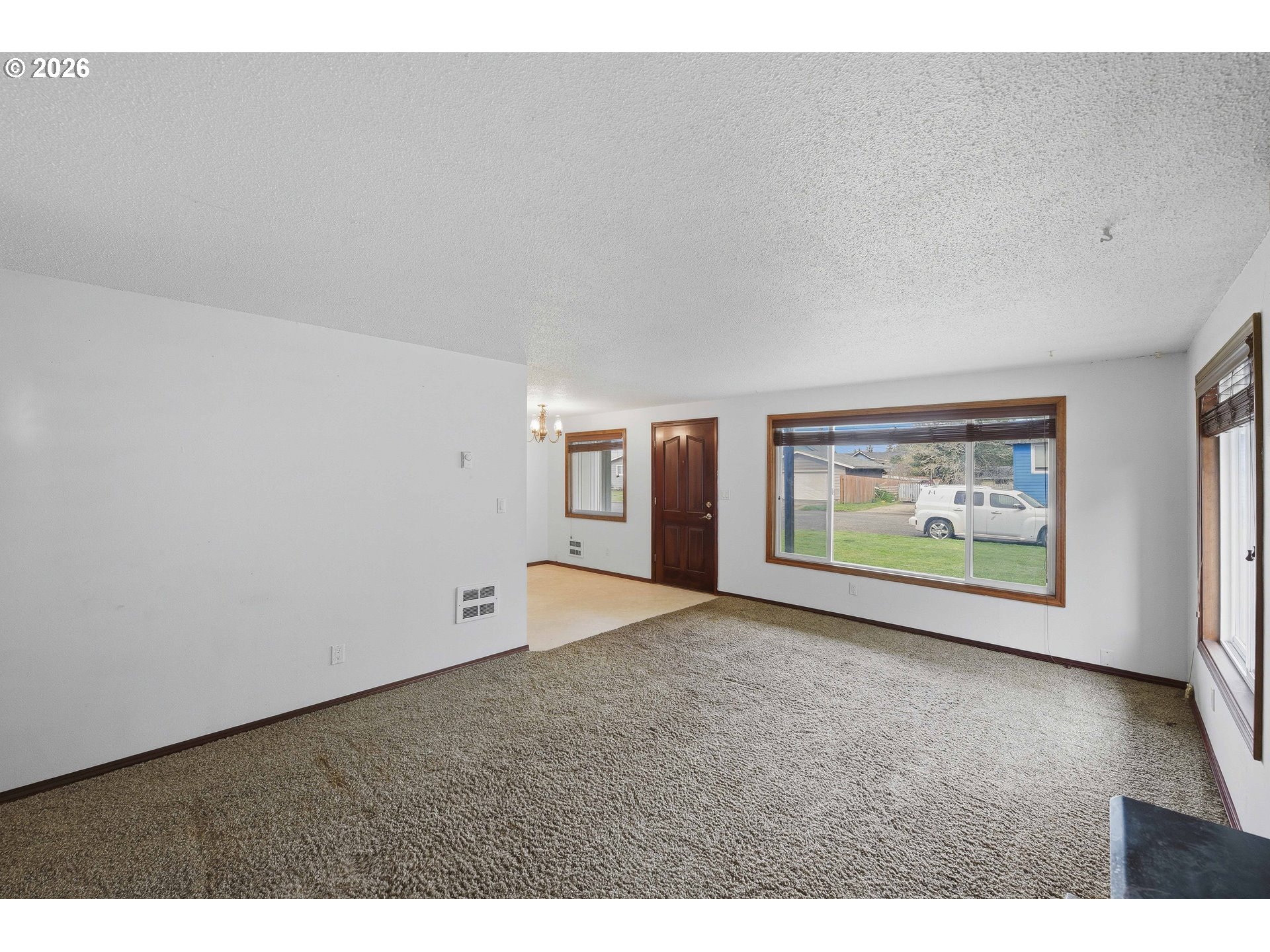 955 State Street North Bend, OR 97459 - Photo 10 of 32