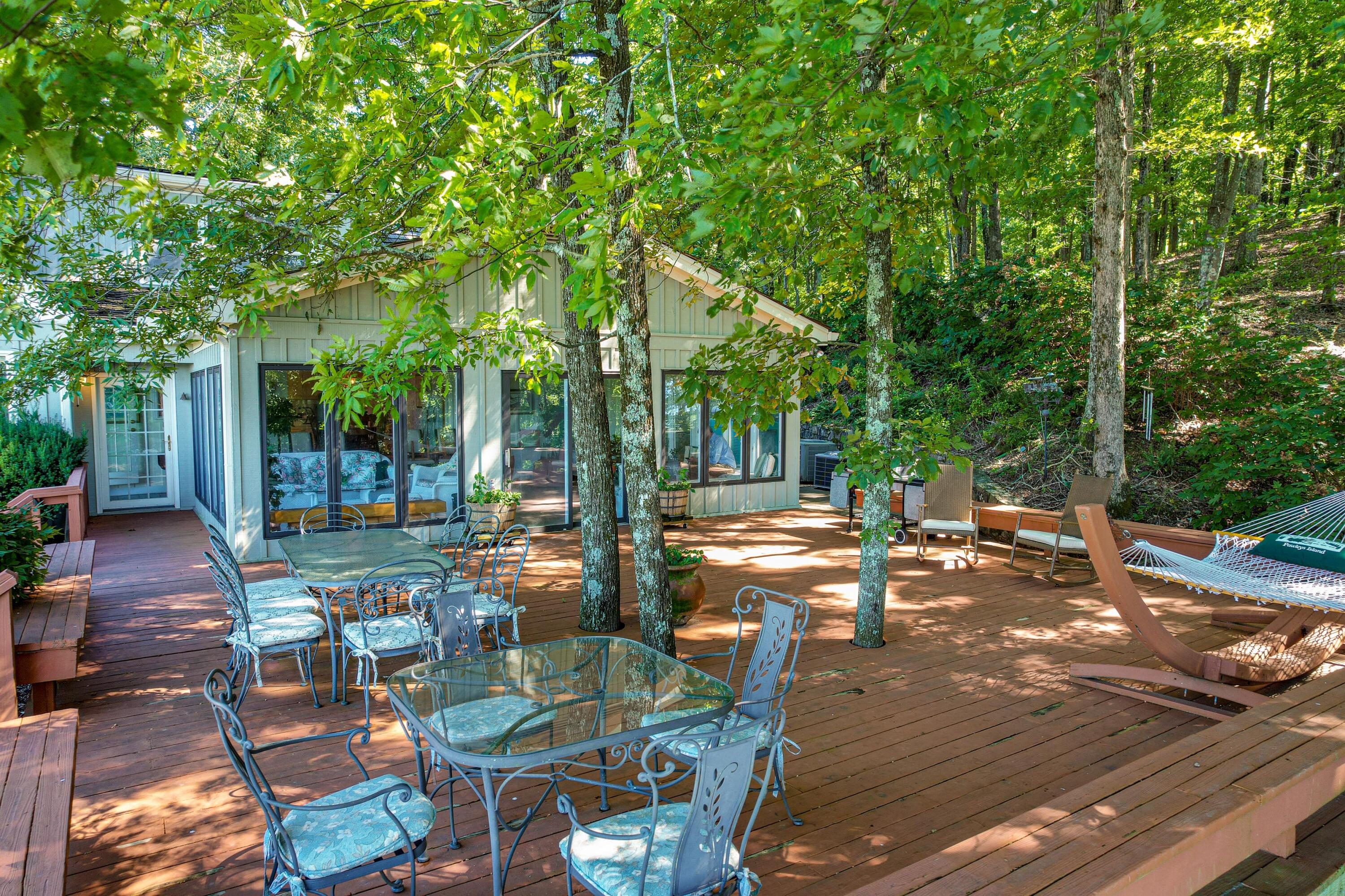 1135 Healing Springs Road Chattanooga, TN 37419 - Photo 5 of 76 1135 Healing Springs Rd exteriors-19