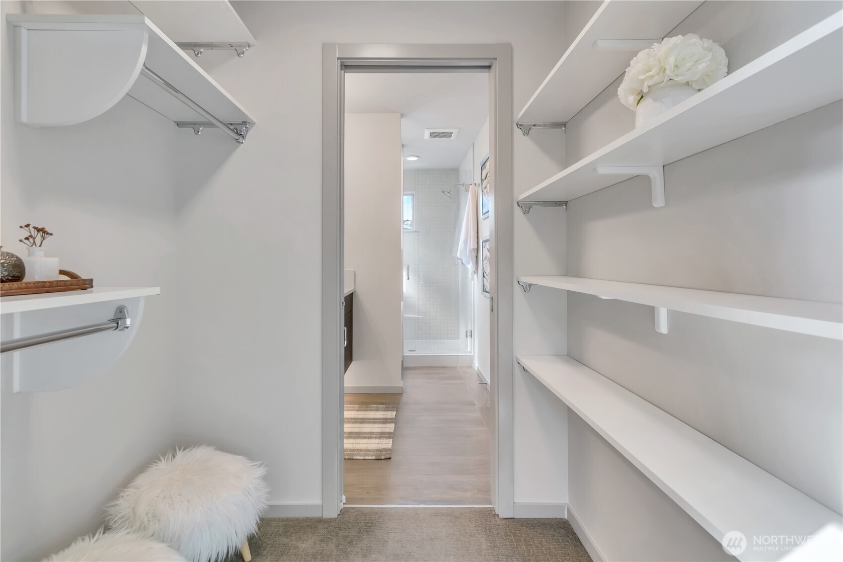 5008 Fauntleroy Way Southwest, Unit B Seattle, WA 98136 - Photo 15 of 36