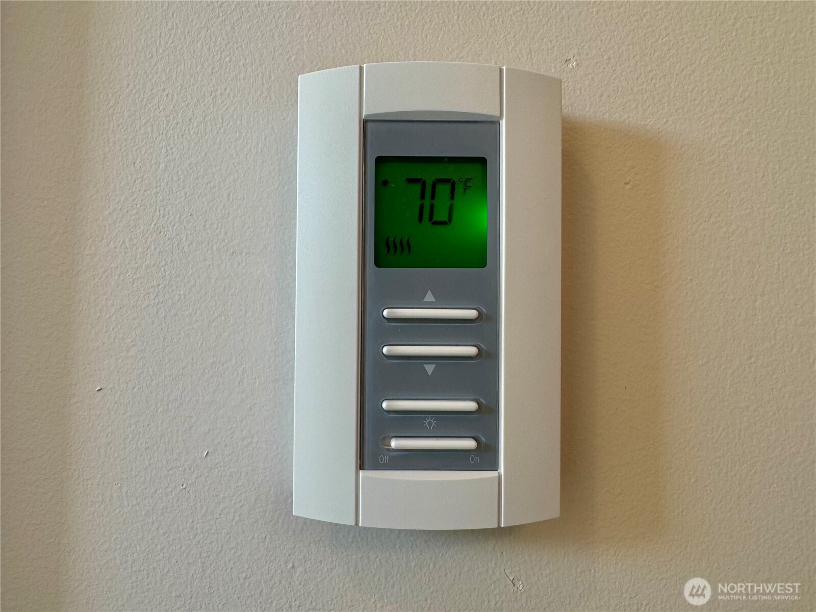 5008 Fauntleroy Way Southwest, Unit B Seattle, WA 98136 - Photo 21 of 36 a view of a hallway