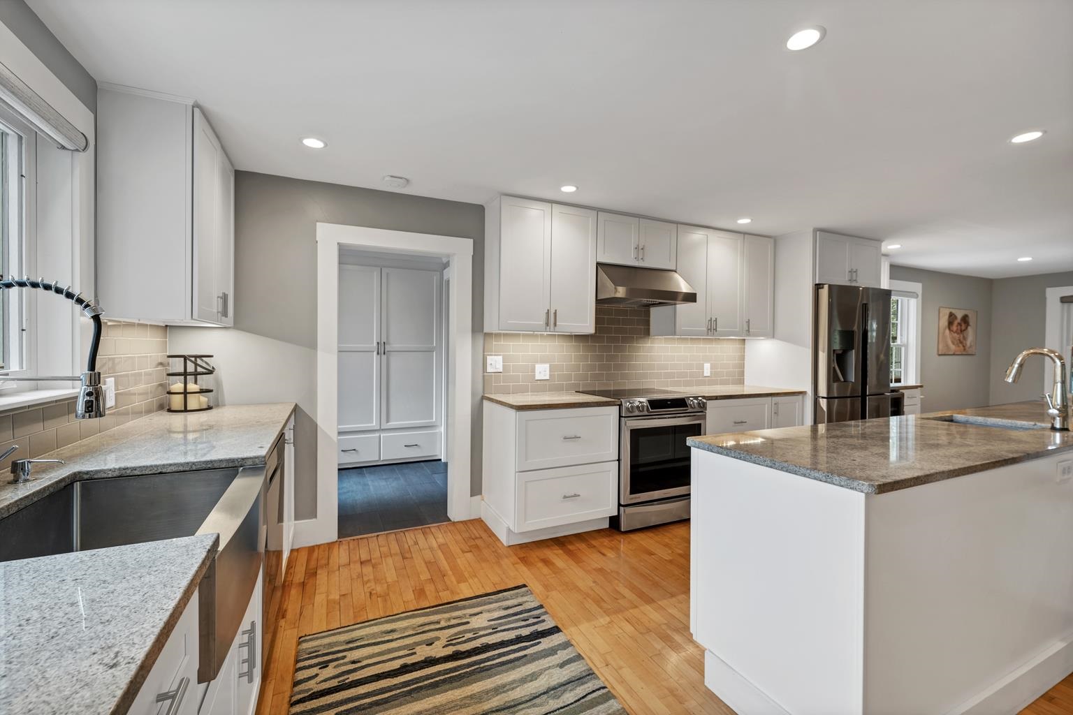 98 Old Post Road Kittery, ME 03904 - Photo 2 of 34