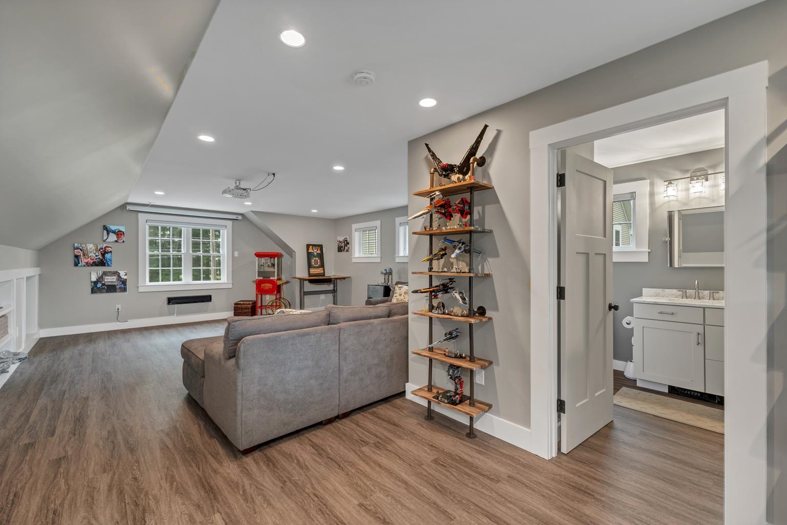 98 Old Post Road Kittery, ME 03904 - Photo 26 of 34