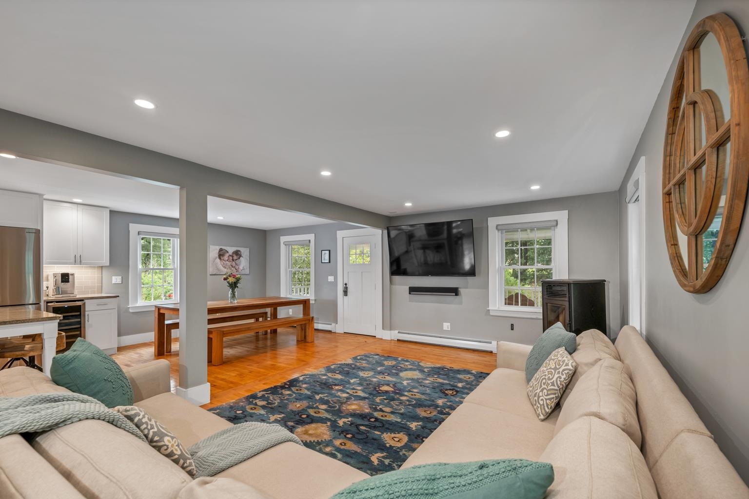 98 Old Post Road Kittery, ME 03904 - Photo 7 of 34