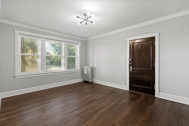 $1,700 | 2520 West Belle Plaine Avenue, Unit 2, Chicago, IL 60618