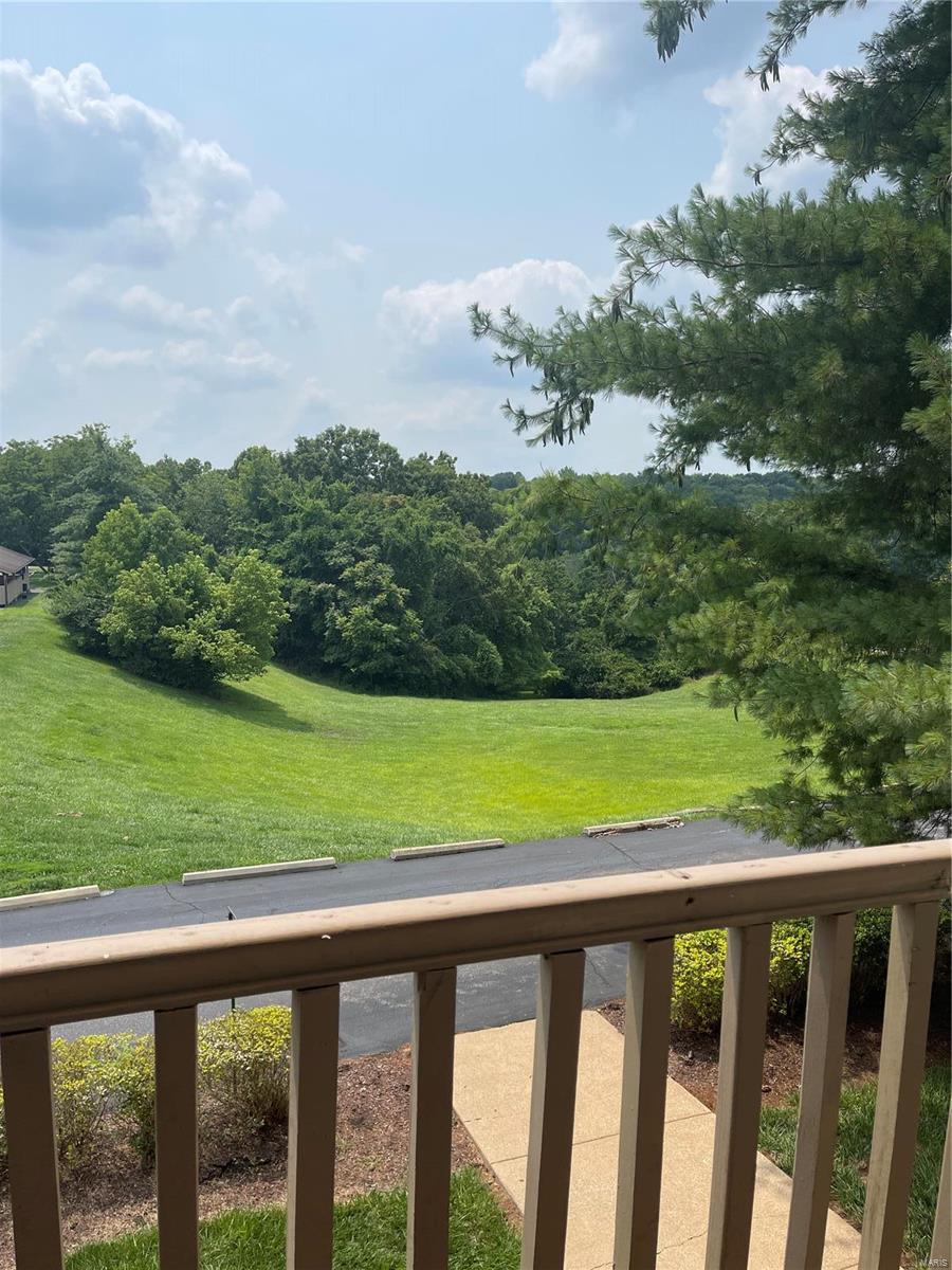 708 Ridgeside Drive, Unit E Ballwin, MO 63021 - Photo 9 of 11 Gallery Image 9