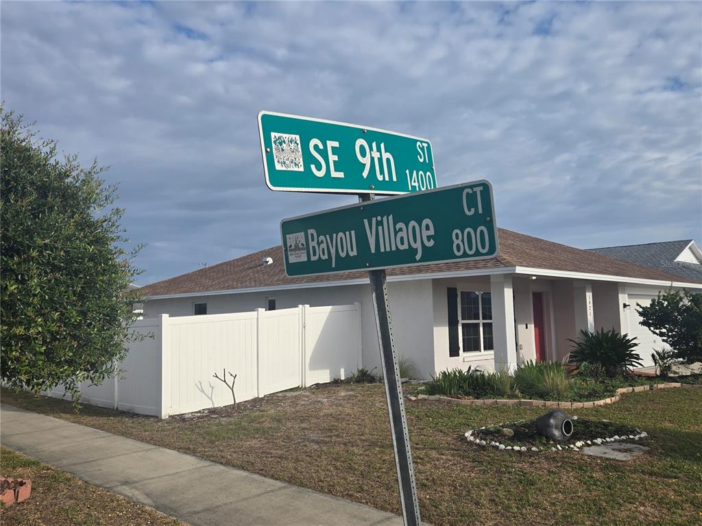 1421 9th Street Southeast Ruskin, FL 33570 - Photo 2 of 16
